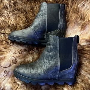 SOREL Joan of Arctic II Gray Chelsea Wedge Boots 6